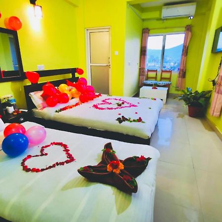 Hotel October Inn Pokhara Ngoại thất bức ảnh