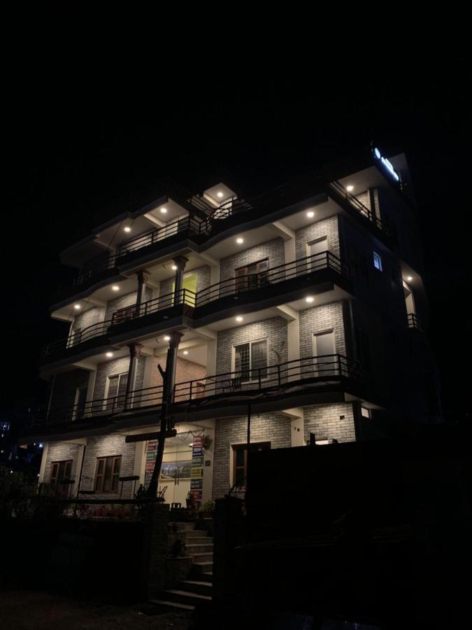 Hotel October Inn Pokhara Ngoại thất bức ảnh
