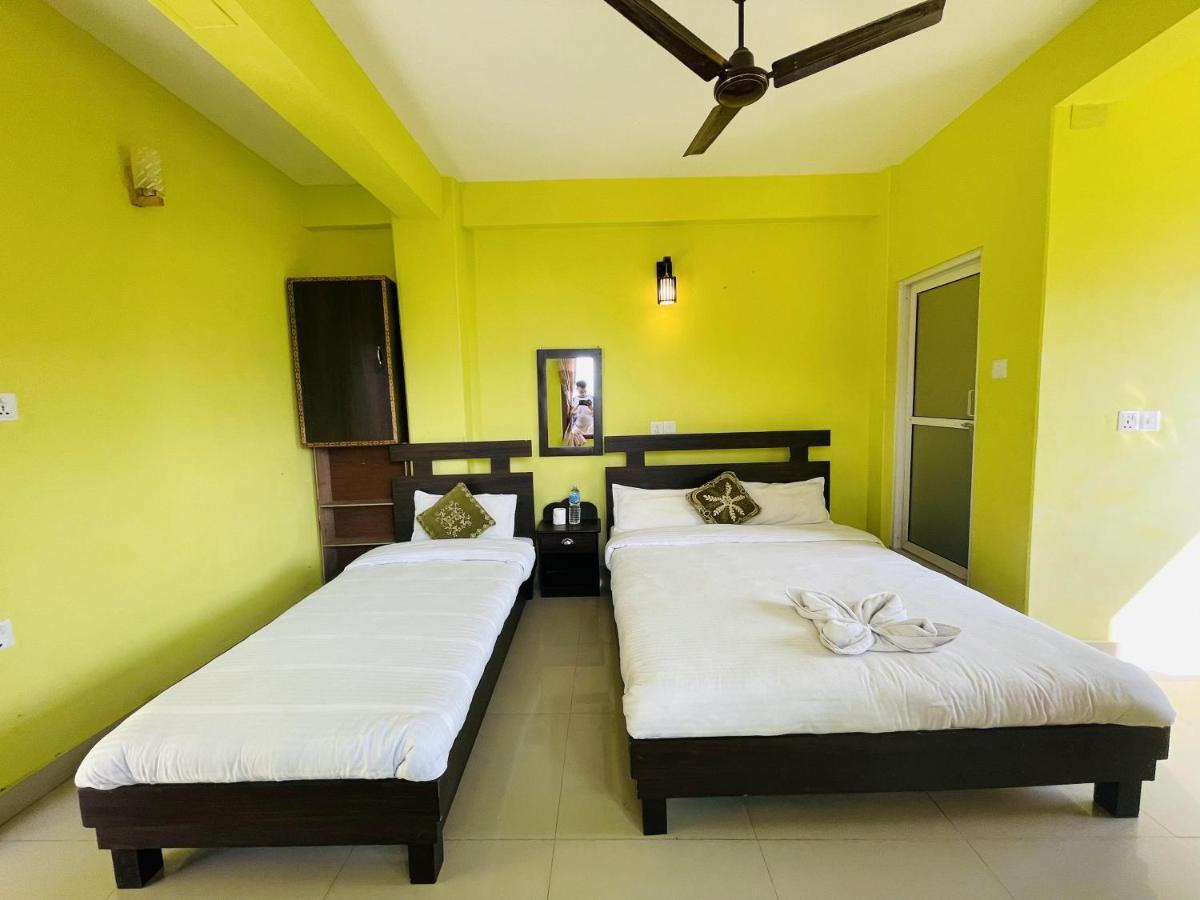 Hotel October Inn Pokhara Ngoại thất bức ảnh