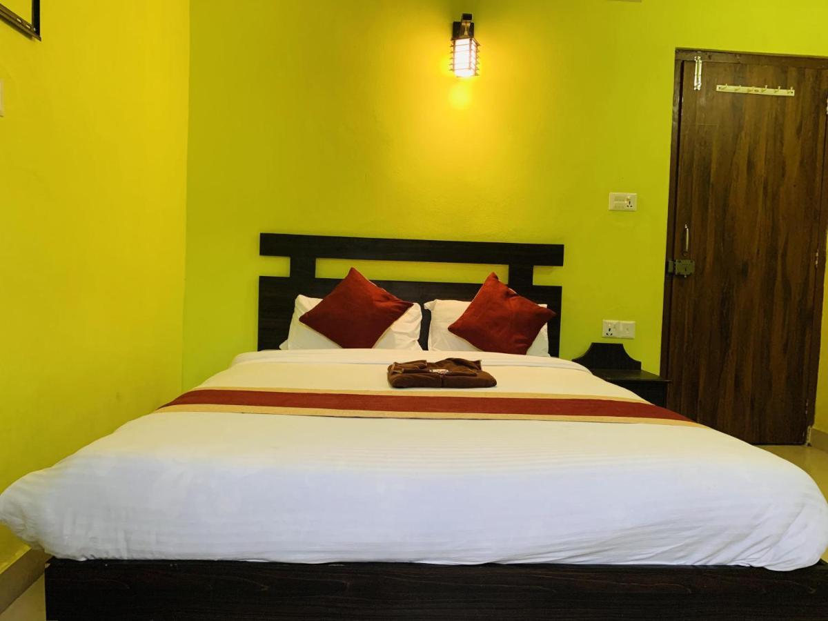 Hotel October Inn Pokhara Ngoại thất bức ảnh