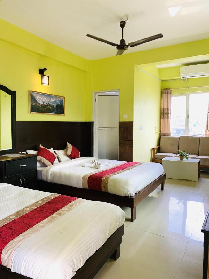 Hotel October Inn Pokhara Ngoại thất bức ảnh