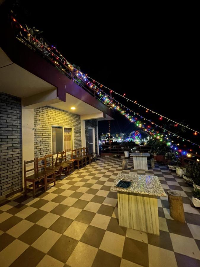 Hotel October Inn Pokhara Ngoại thất bức ảnh