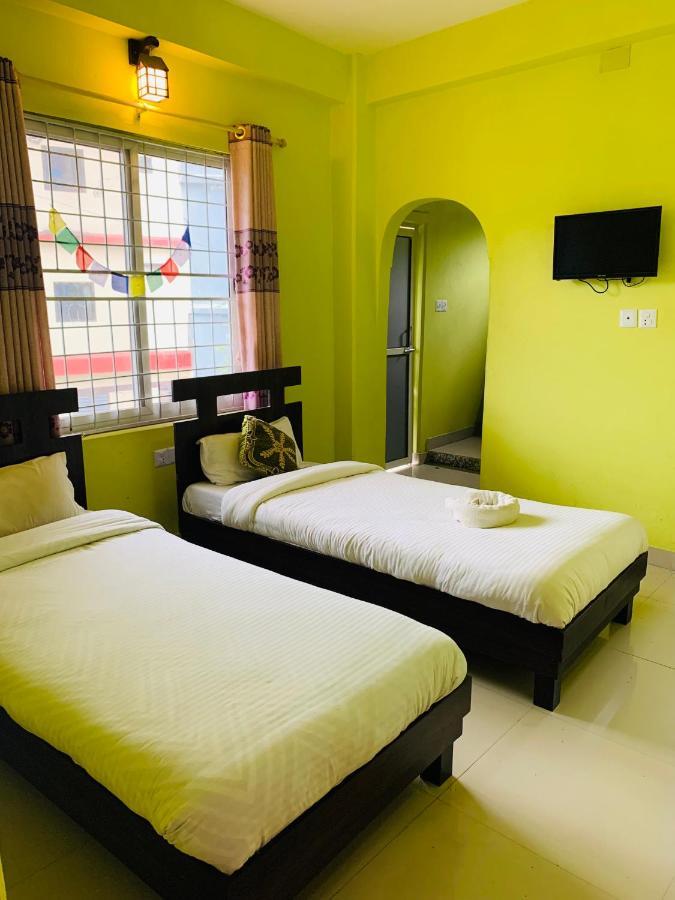 Hotel October Inn Pokhara Ngoại thất bức ảnh