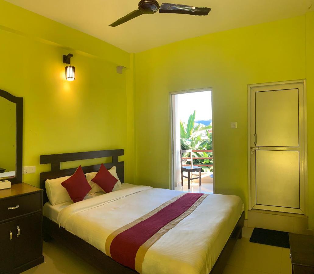 Hotel October Inn Pokhara Ngoại thất bức ảnh